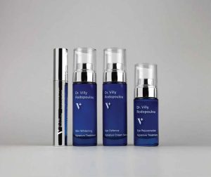 Έρχεται η πολυαναμενόμενη signature σειρά προϊόντων της συν-ιδρύτριας του Kosmesis Δρ. Βίλλυς Ροδοπούλου!
