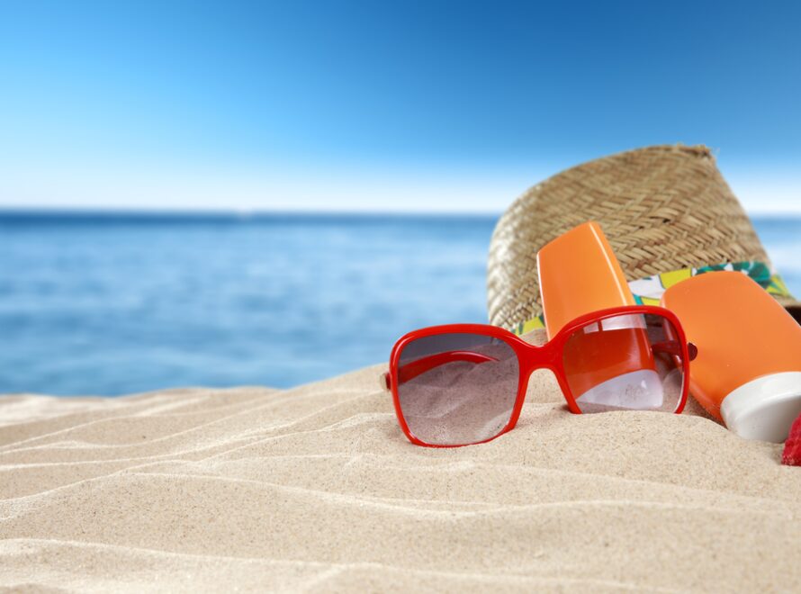 Στο νεσεσέρ των διακοπών: Μόνο τα απαραίτητα και τα καλύτερα!