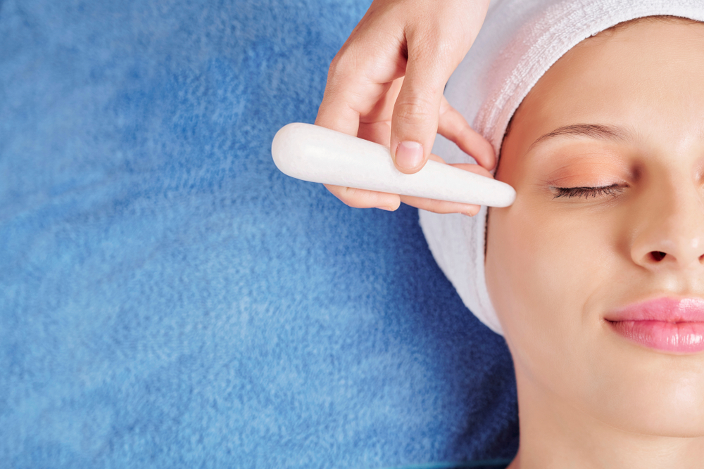 Η αναζωογόνηση της ευαίσθητης περιοχής γύρω από τα μάτια είναι ειδικότητα του Kosmesis! Η αναζωογόνηση της ευαίσθητης περιοχής γύρω από τα μάτια είναι ειδικότητα του Kosmesis!