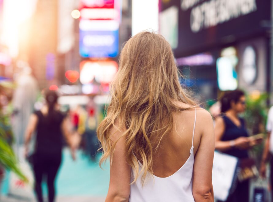 Όμορφη πλάτη ακόμα και για τα πιο αποκαλυπτικά ρούχα!