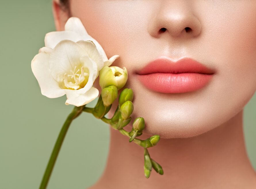 Φυσική βελτίωση στα χείλη με τη Step by step Φ technique