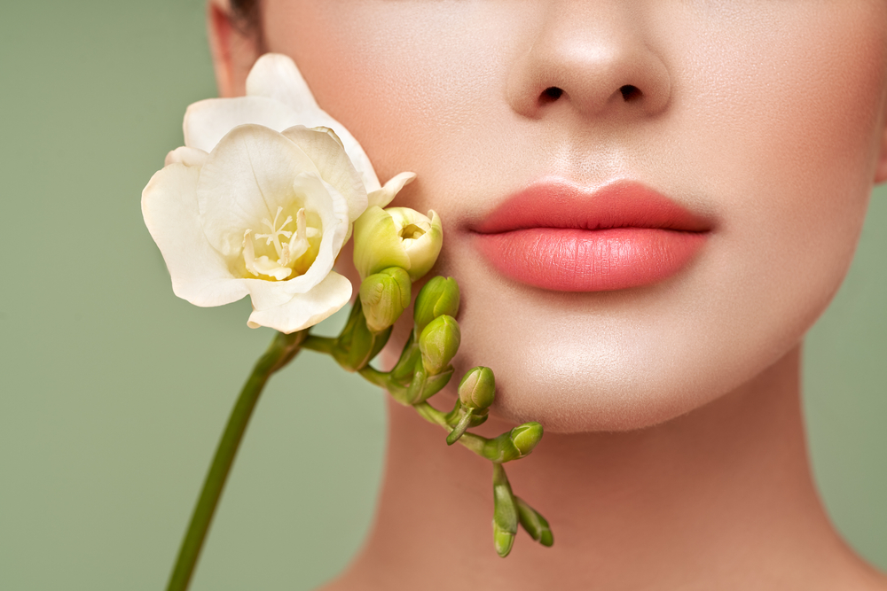 Φυσική βελτίωση στα χείλη με τη Step by step Φ technique