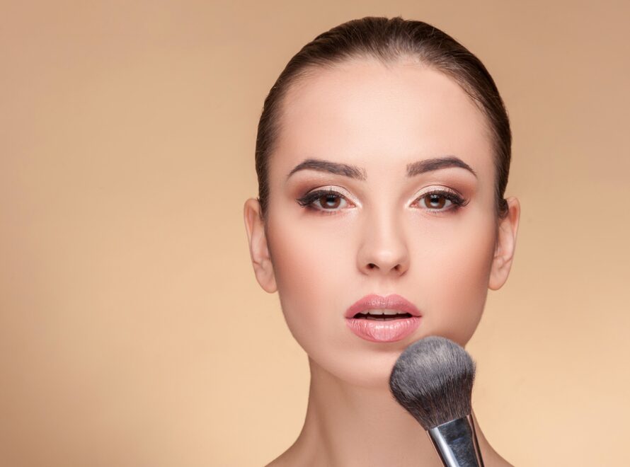 Η must have αντηλιακή πούδρα της Universkin: Προστασία και περιποίηση με μία κίνηση