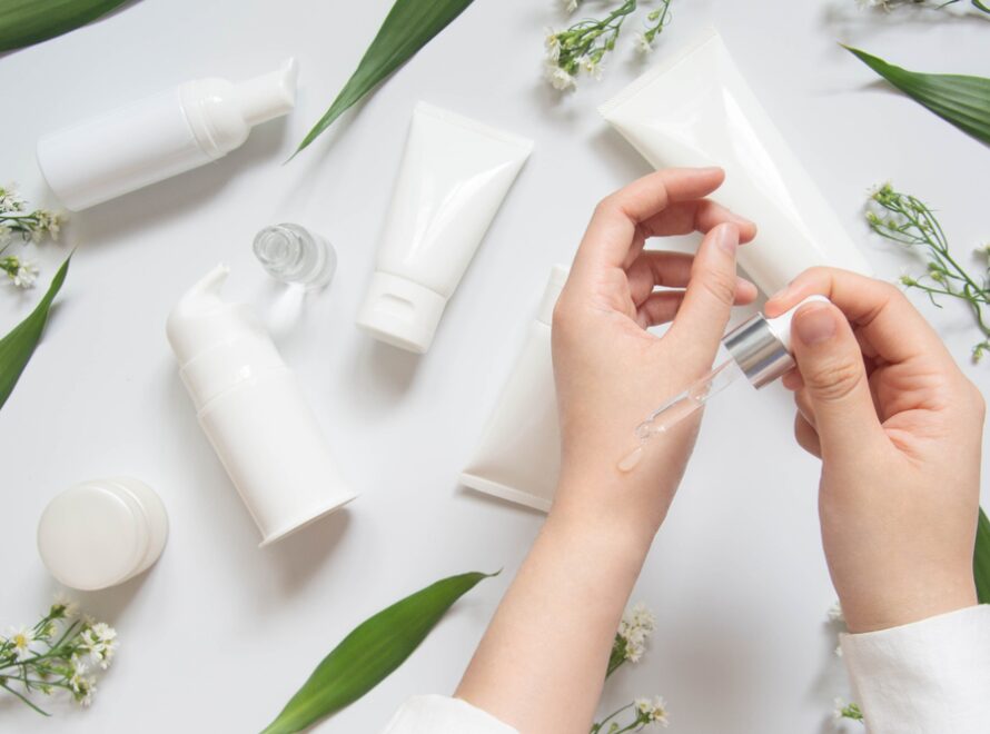 Πώς να τεστάρετε τα δερμοκαλλυντικά προϊόντα πριν τη χρήση τους