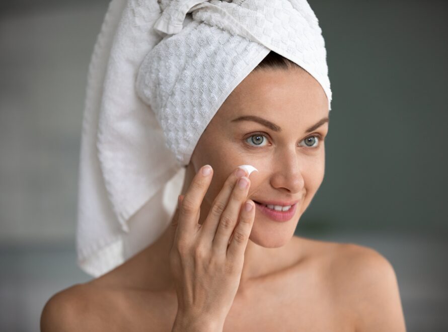 Layering: Ποια είναι η σωστή σειρά εφαρμογής των δερμοκαλλυντικών προϊόντων