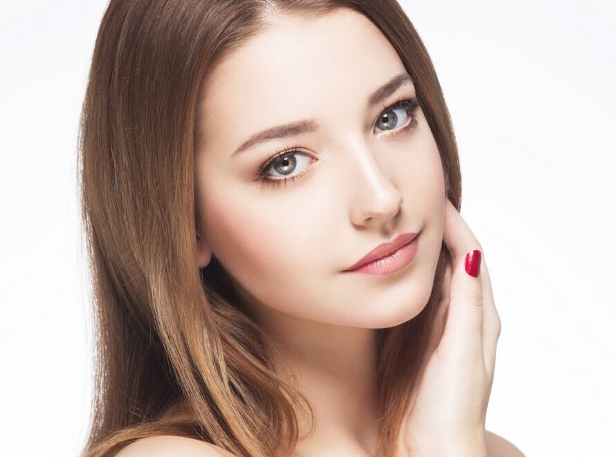 Skinimalism: Όλα τα βήματα της νέα τάσης περιποίησης προσώπου