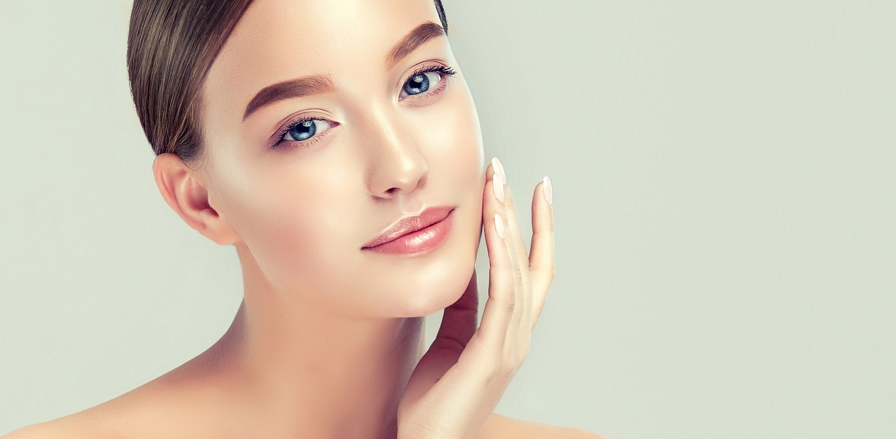 Ώρα για skin reboot! Πώς θα κάνετε απολέπιση για λαμπερό δέρμα & ομοιόμορφο τόνο μετά το καλοκαίρι