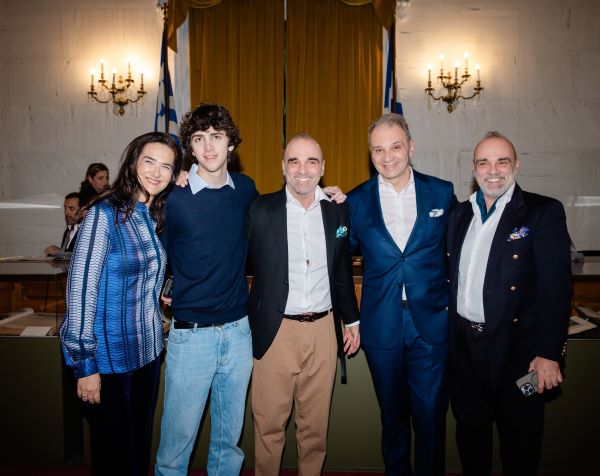 «Στη Σκιά του Νυστεριού»: Η συγκλονιστική συνάντηση Επιστήμης και Ποίησης στην παρουσίαση της συλλογής του Ευάγγελου Κεραμίδα