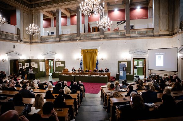 «Στη Σκιά του Νυστεριού»: Η συγκλονιστική συνάντηση Επιστήμης και Ποίησης στην παρουσίαση της συλλογής του Ευάγγελου Κεραμίδα