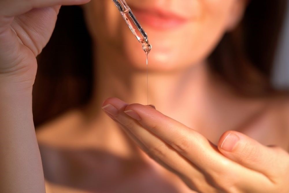 Bakuchiol Cycloretin Signature Serum: Το νέο "must-have" της Dr. Villy Skincare που αγαπά ακόμα και το πιο ευαίσθητο δέρμα